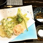 OYSTERBAR SHELL&SHRIMP - 春野菜の天ぷら盛り合わせ　￥７８０