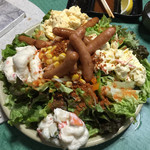 焼肉 はせ川 - ソーセージとサラダ盛り合わせ500円