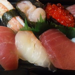 魚きん - 握り寿司（上・左アップ）