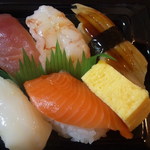 魚きん - 握り寿司（上・右アップ）
