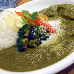 アプランティ - 3月-4月限定メニュー
      特製ほうれん草カレー（ココナッツ風味）930円