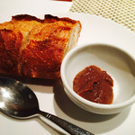 レオーネ - パンとレーズンバター