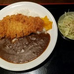 串かつ あるる - カツカレーはサラダ付きです！