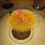 イル アオヤマ - ウニ　新玉ねぎ等のコンソメジュレ