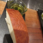 イル アオヤマ - 自家製フォカッチャ