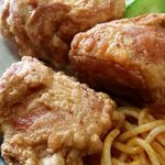 ゆうき - 鶏の唐揚げは大きいのが３個で揚げたてジューシー^^衣は柔らかいタイプで下味はやや薄め。マヨネーズを付けるとGood♪