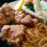 ゆうき - この日の日替りは鶏の唐揚げメインにきびなごの天ぷらでした^^