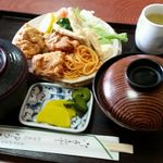ゆうき - 冷奴のご飯と味噌汁は蓋付きで登場！