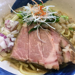 Chuuka Soba Oshitani - まぜそば。780円。けっこうオイリー。塩味が強いパスタのような感じで、厚切りレアチャーをかじった時の安堵感がなんとも不思議でした。ビール飲みながら食べたいなぁ〜