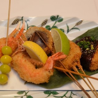 Our proud deep-Fried Skewers are “crispy! Hoku! Juicy!”