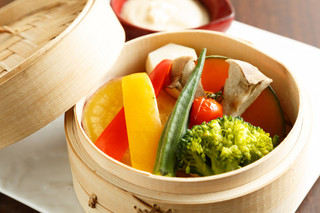 Kutsurogiya Ichi - 季節野菜のせいろ蒸し  百合根とチーズのディップで