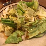 焼とり弁慶 - お通し(キャベツ)