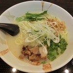 麺匠 鷹の羽 - 鶏白湯しお