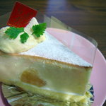 Serian Yougashi Ten - リンゴ入りチーズケーキ
