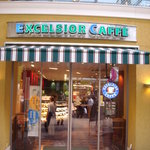 EXCELSIOR CAFE  - 心斎橋筋に面した店だ。