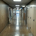 麺や 齋とう - 2Fに上がると何だか殺風景(^o^;)お店はどーこだ？