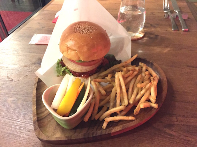パリッとバンズの ノア特製牛タンバーガー 1274円 税込 休日 犬 お通し代必要 By Syu497 閉店 Noa Dining 中野 イタリアン 食べログ