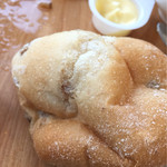 ハコネ クランジュ -蔵樹- - お代わりのライ麦パン