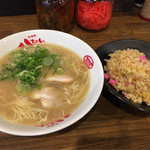 太宰府八ちゃんラーメン - ラーメンと半焼きめしのセット