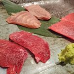 美禄 まぐろ料理と水炊きと日本酒 - マグロ三種溶岩焼き