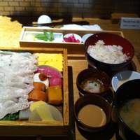 やさい家めい 表参道ヒルズ本家 - 芦田農園の採れたて冬野菜と佐助豚のハリハリ蒸し定食
