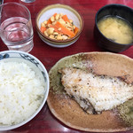 やしろ食堂 - 赤魚鯛粕漬と煮まめランチ。
      単品注文¥820
