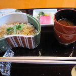 しの原 - 食事の膳