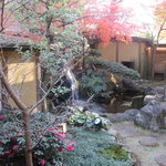 しの原 - 離れから中庭