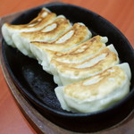 四川食府 - 鉄板餃子（６個）（４８０円）２０１７年３月