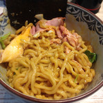 中華そば 四つ葉 - 卵黄が本当に濃厚