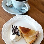 ダブル - ケーキセット＊りんごのタルト(650円)