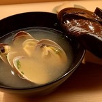 日本橋蛎殻町 すぎた - アサリの味噌汁…出汁が効いていて薄味！好きなお味です！