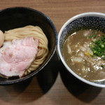 味玉極濃煮干しつけ麺930円