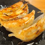 スタンドシャン食 -Tokyo赤坂見附- Champagne & GYOZA BAR - シャン食ギョウザ(6個) 540円