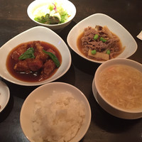 廣東料理 民生 ヒルトンプラザウエスト店 - 選べる一品ランチ/1030円