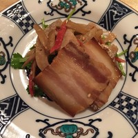 広尾はしづめ - 干し肉　きんぴらとパクチィのサラダ添え