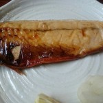 本田 - サバの文化干し
      下味がしっかりついているので、
      醤油をかける前に味見するのが吉