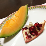 いわない温泉高島旅館 - デザート（メロン・ザクロ）