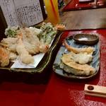 亶 - 天ぷらも盛り合わせ