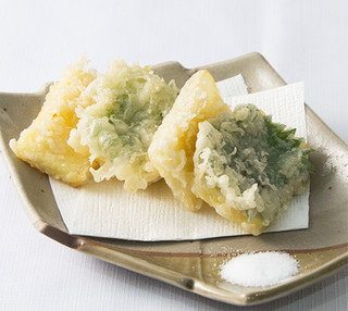 h Tonkatsu Tadumura - チーズの天ぷら
