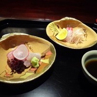 馳走なかむら - お刺身3種・・お雛祭りらしい器で。昆布醤油で頂きます。