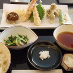 Yotaro - 鯛飯が食べたかったので鯛飯定食（2100円）を。