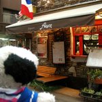 こっちはテイクアウト用の窓口だよ