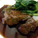 クレープリー・アルション - メイン料理の若鶏の赤ワイン煮