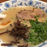 博多ラーメン まるひで - まるひでらーめん700円…麺のゆで方は＂バリカタ(20秒)＂で♬