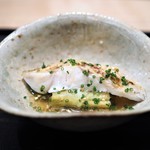 虎白 - 先付け　喉黒の酒蒸し