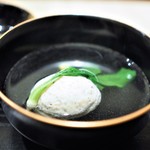 虎白 - お椀　　穴子真丈　芽蕪