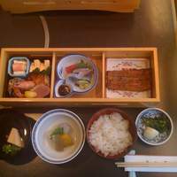 ふなばし　稲荷屋 - はなぶさ弁当《揚物を鰻蒲焼に変更》