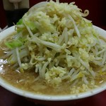 ラーメン二郎 京急川崎店 - 大ラーメン￥830 野菜増し増しニンニク増し増し