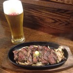 がっつりBEEF ~KING OF STEAK~ - 鉄板柔らかハラミとビールのセット
